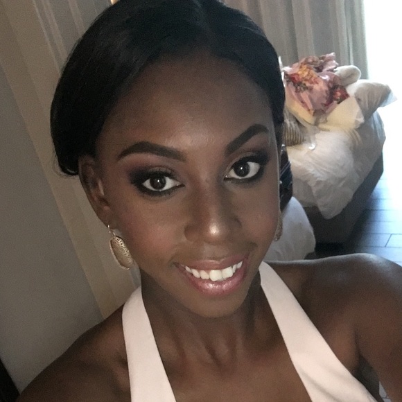 Meet your Posher, Jessica - Picture 1 of 1